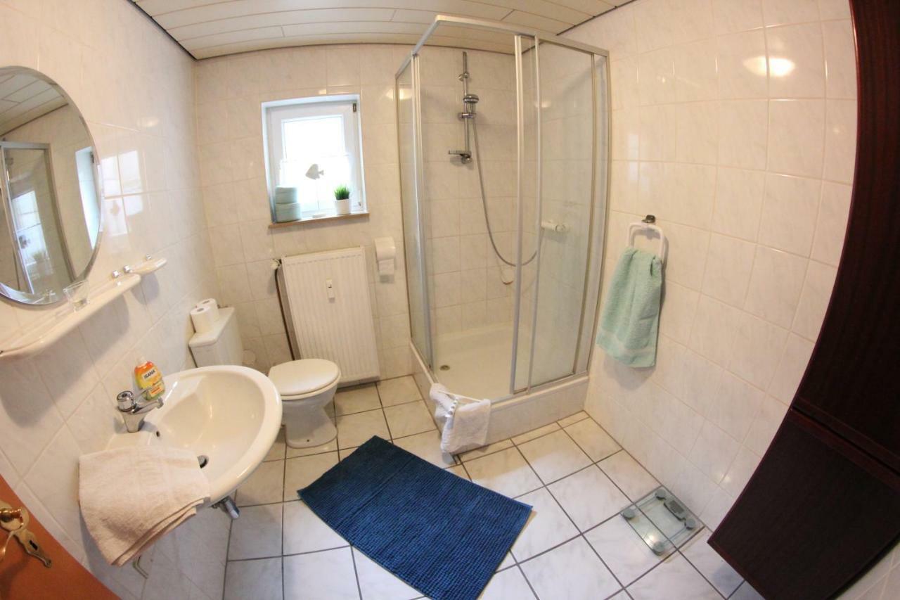 Ruhige und gemütliche Ferienwohnung in Calden Exterior foto